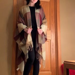 ⚠️HUGE MOVING SALE⚠️ blanket scarf shall